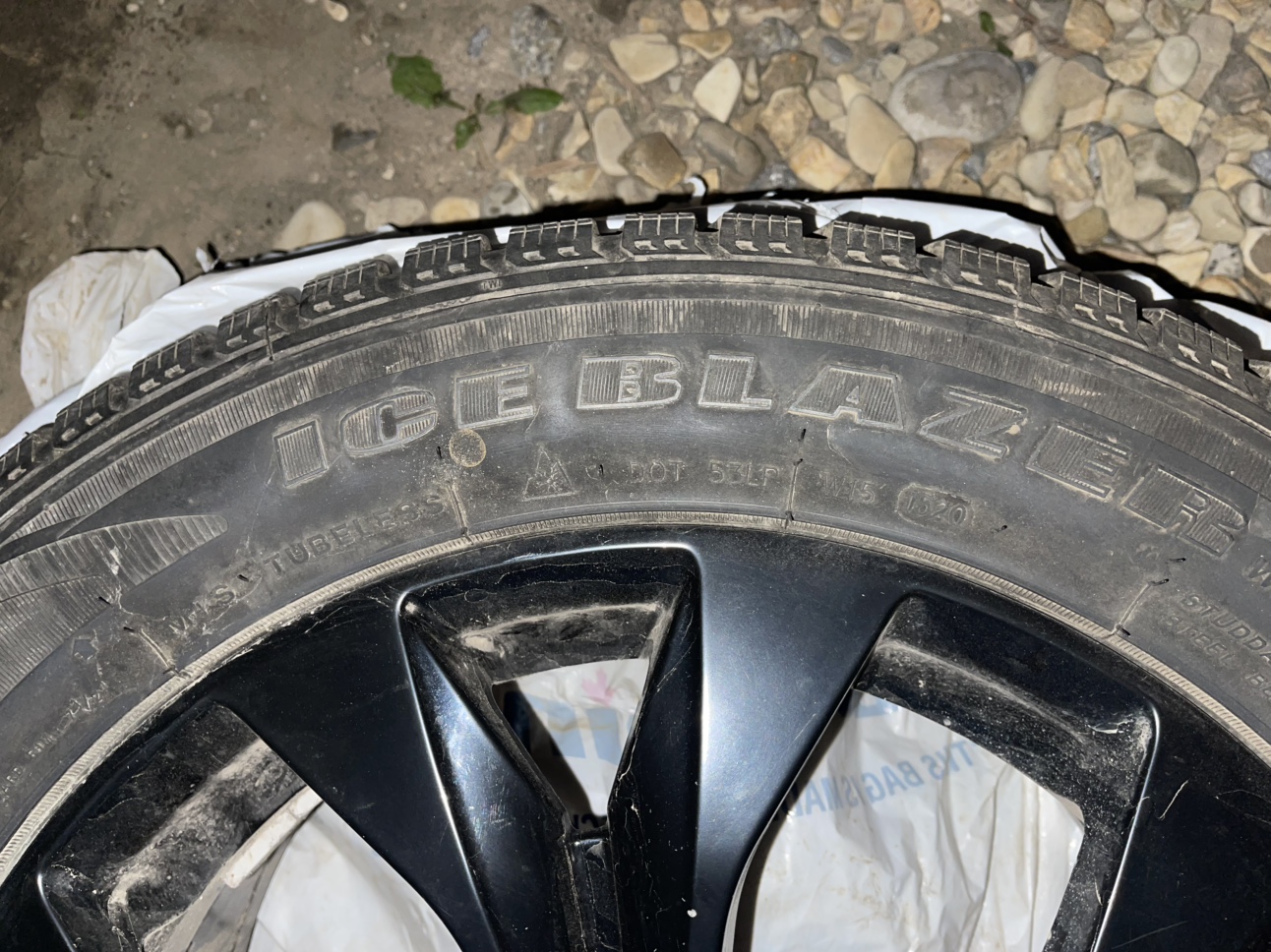 Set of 4 Winter Tires and Alloy Rims - photo 4