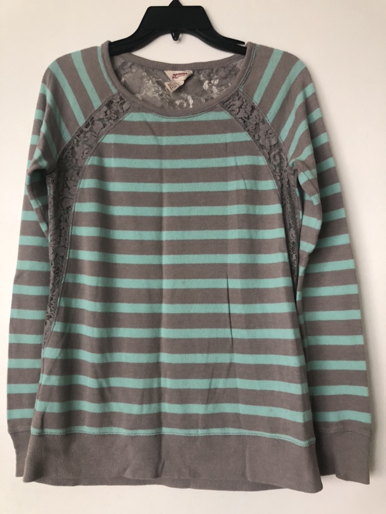 Women's Tops Bundle (4)