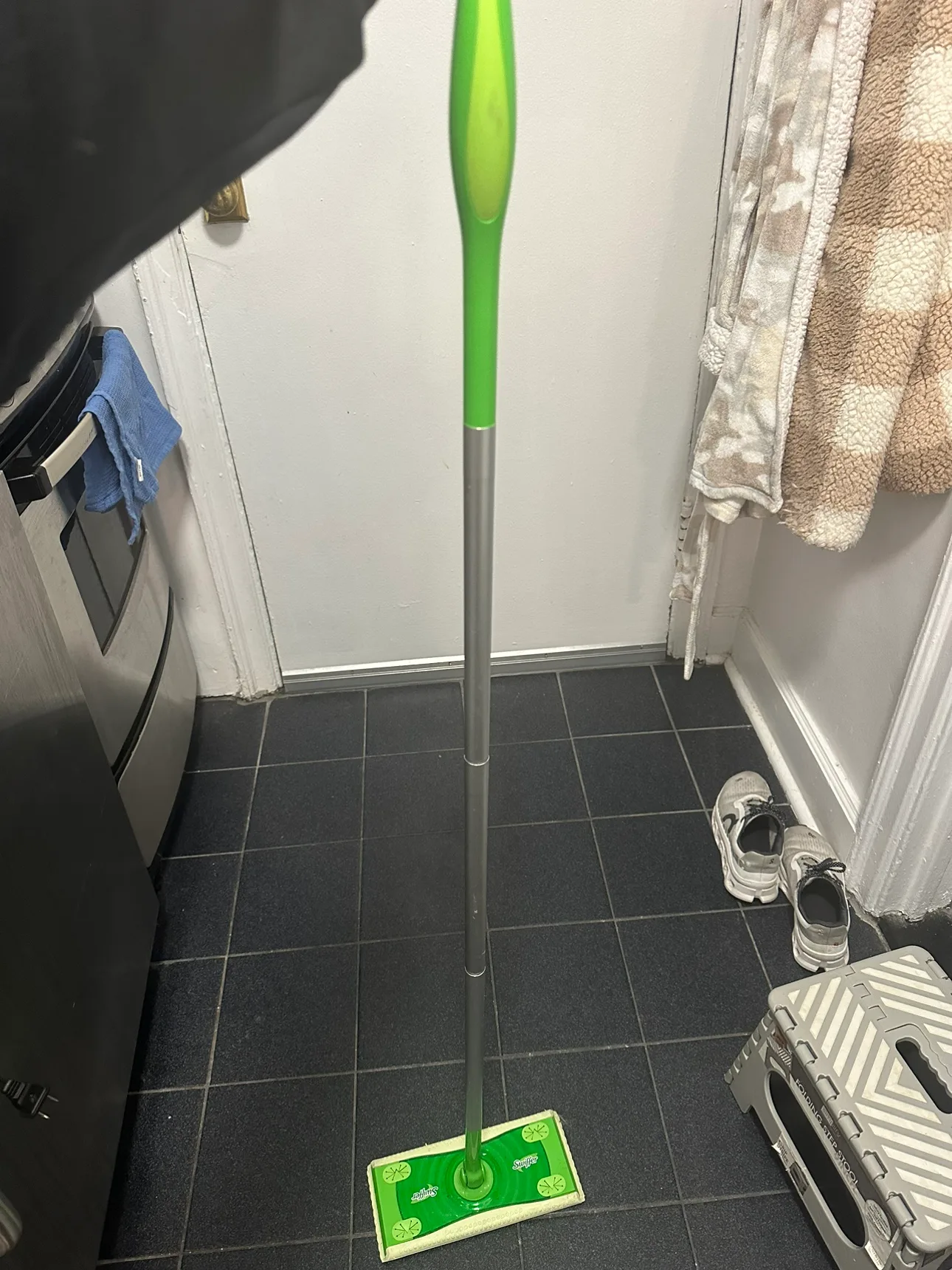 Swiffer WetJet Mop thumbnail