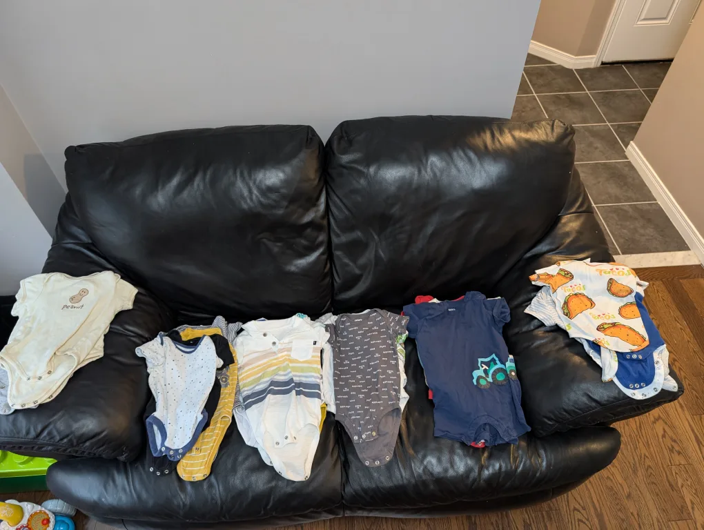 Baby Onesies Bundle 6-12 M thumbnail