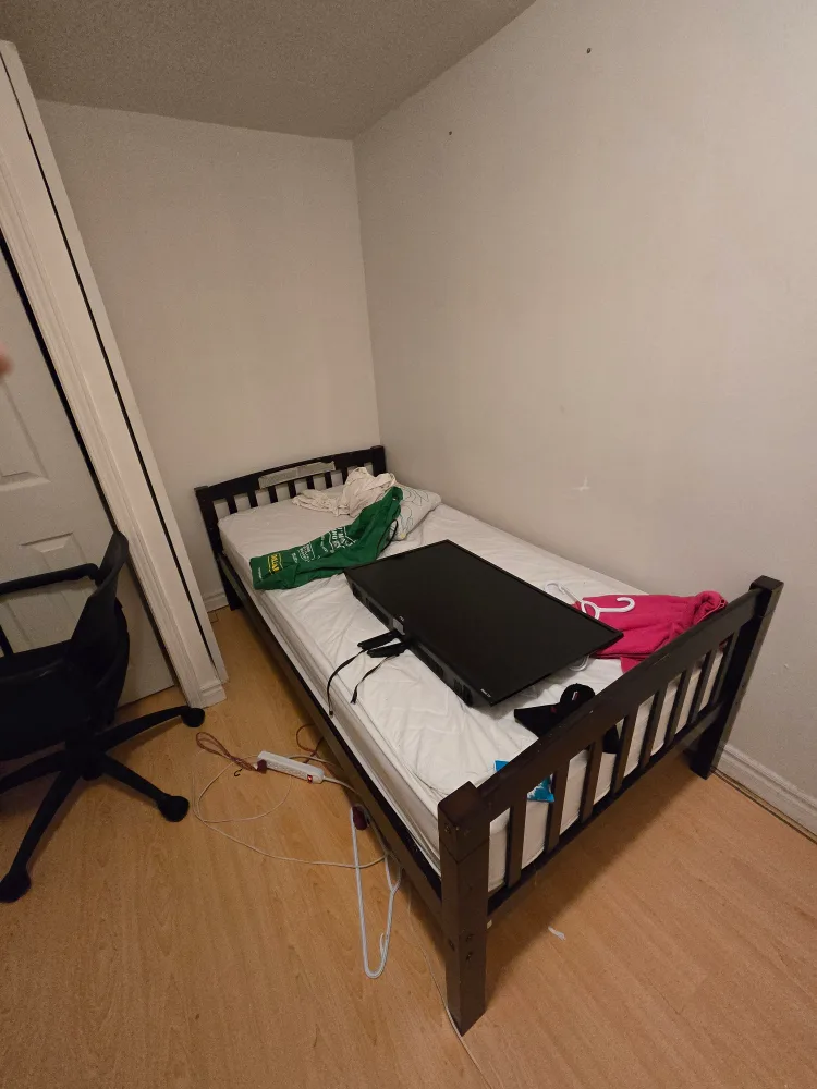 🛏️ TWIN BUNK BED WITH MATTRESS AND PILLOW image indicator(3)