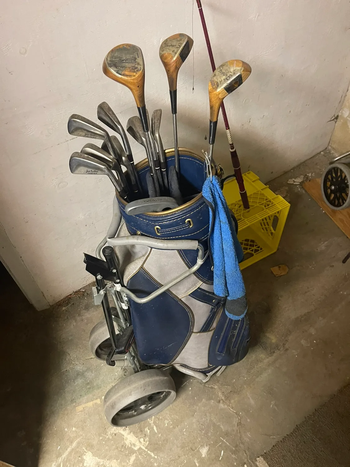 $ $75 !!! Scott Golf Set BAG & CART image indicator(2)