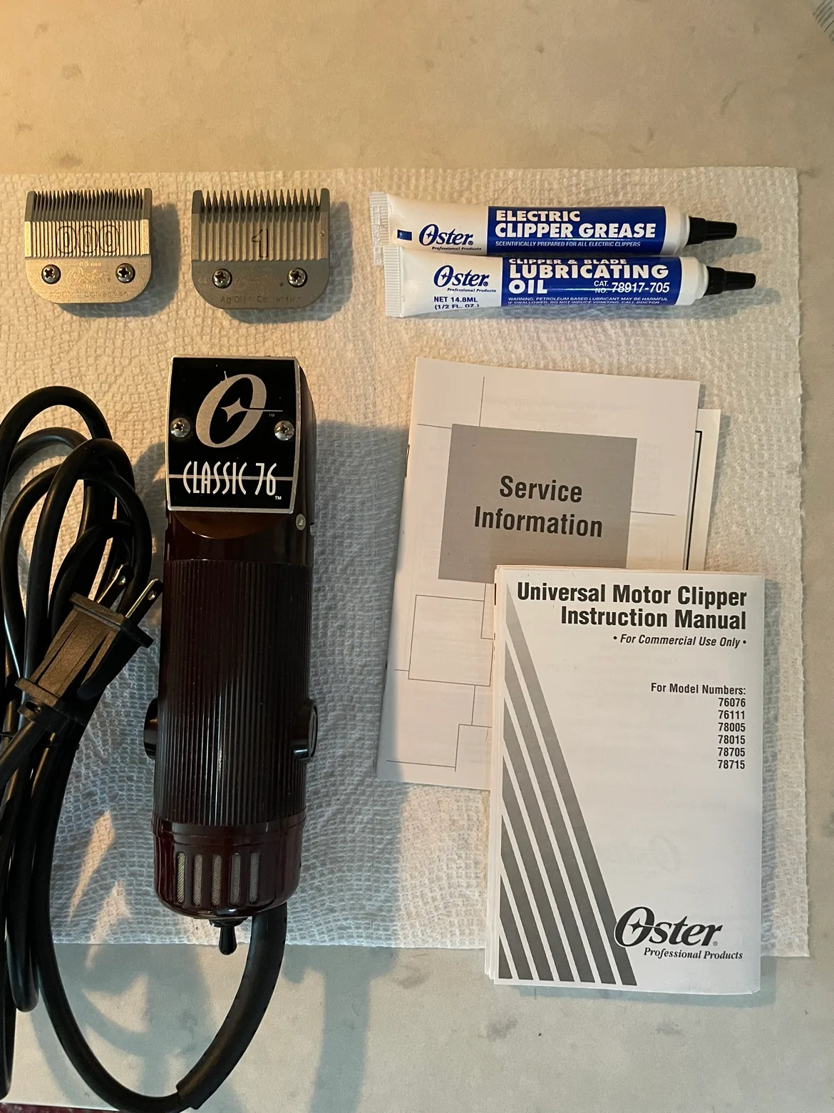 Oster Classic 76 Hair Clipper w/2 Blades thumbnail