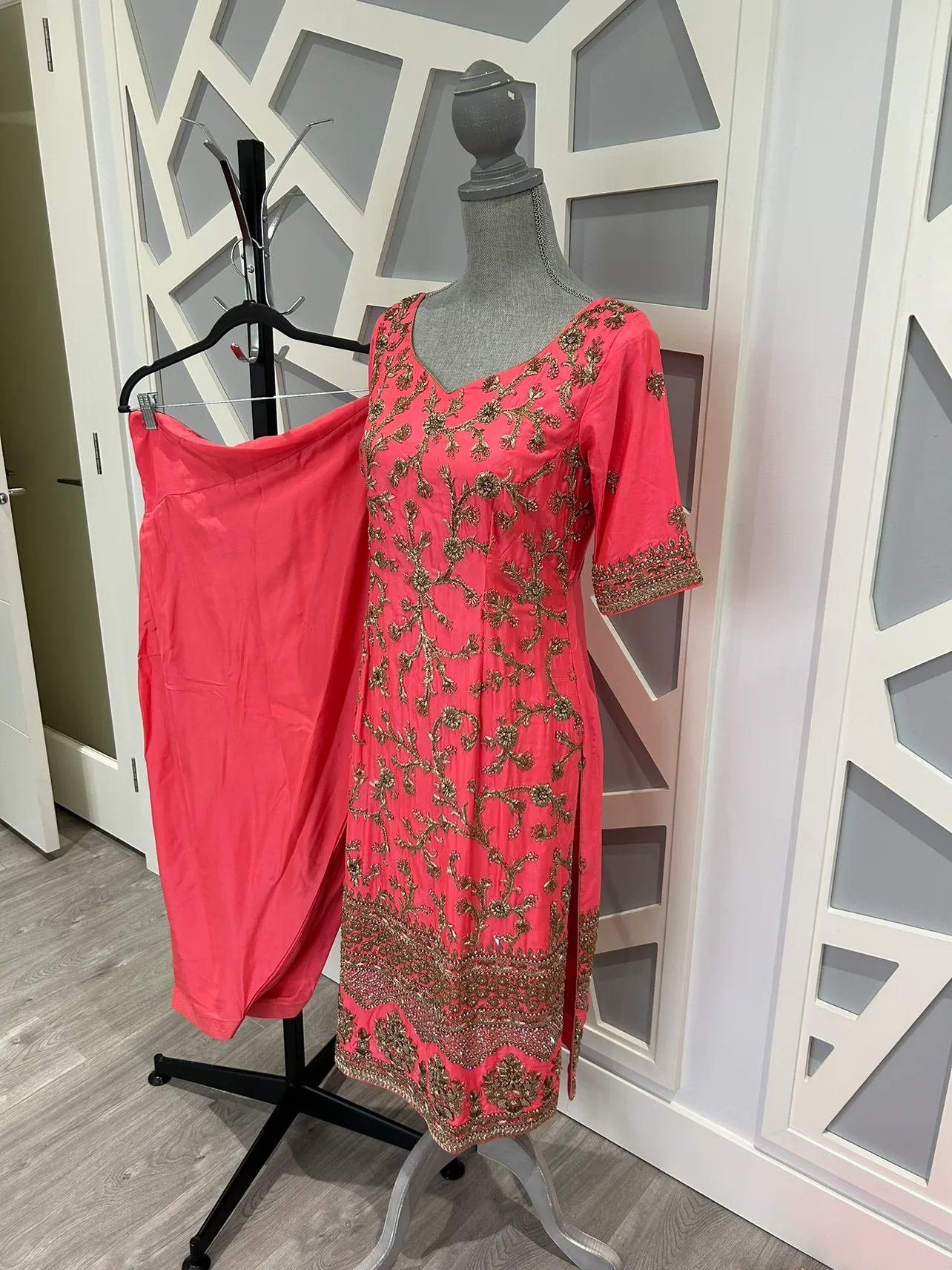 Pink Embroidered Salwar Kameez Suit image indicator(8)