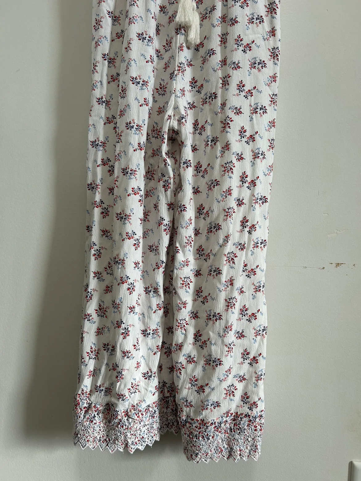 American Eagle Floral Jumpsuit image indicator(3)
