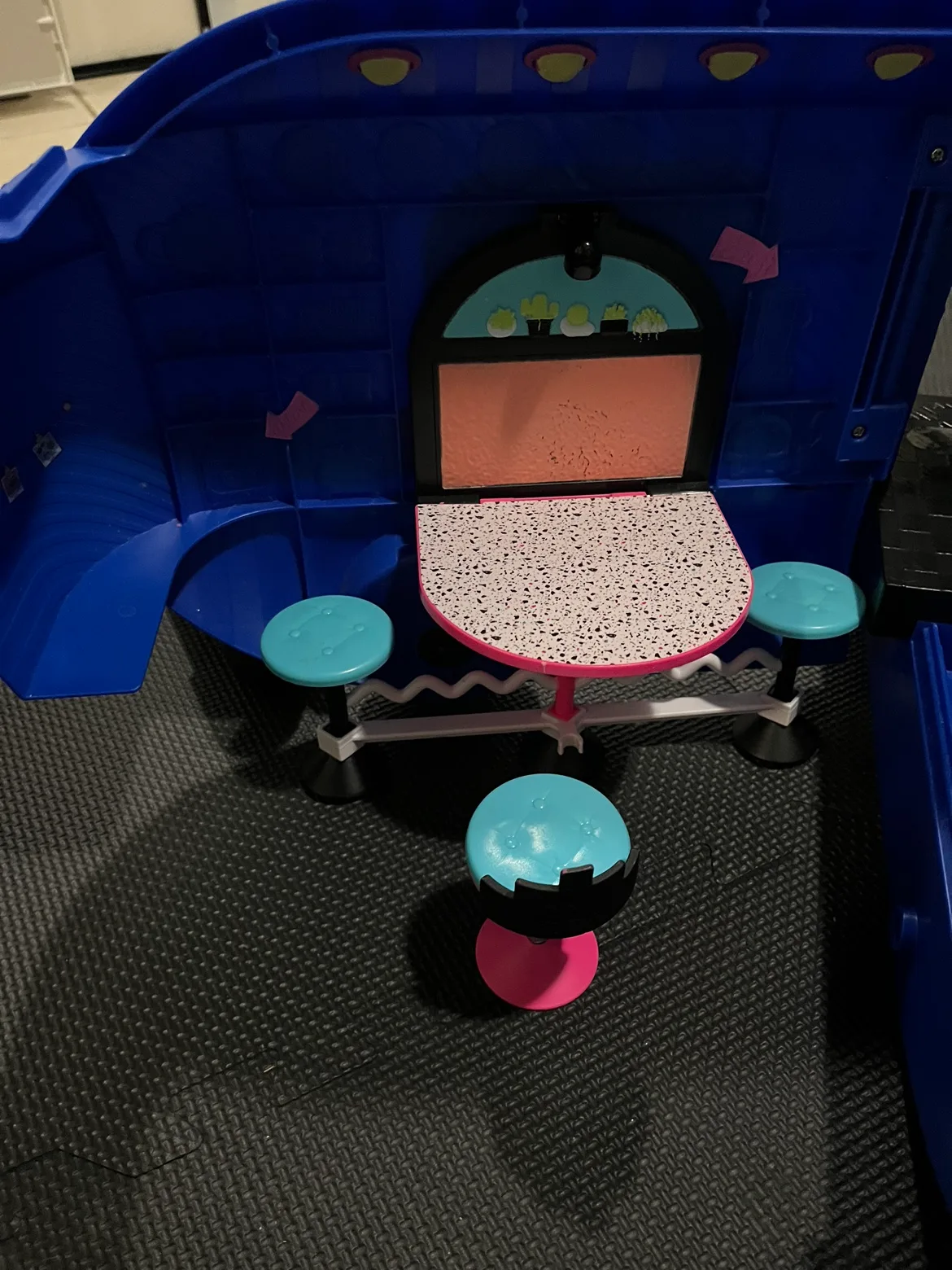 LOL Surprise! OMG Glamper Van Playset 4-1 image indicator(5)