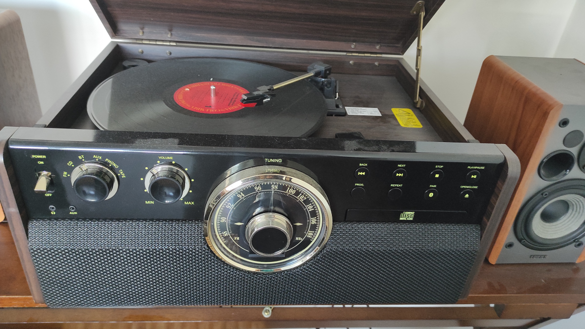 The Victrola 370B 7-in-1 Nostalgic Belt Drive Turntable - photo 5