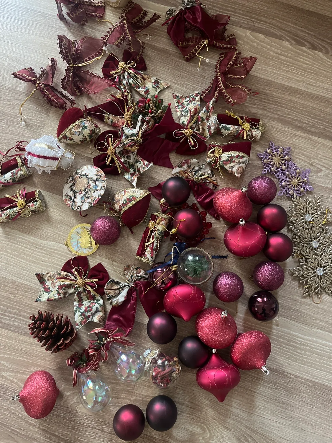 Christmas Ornament Lot thumbnail