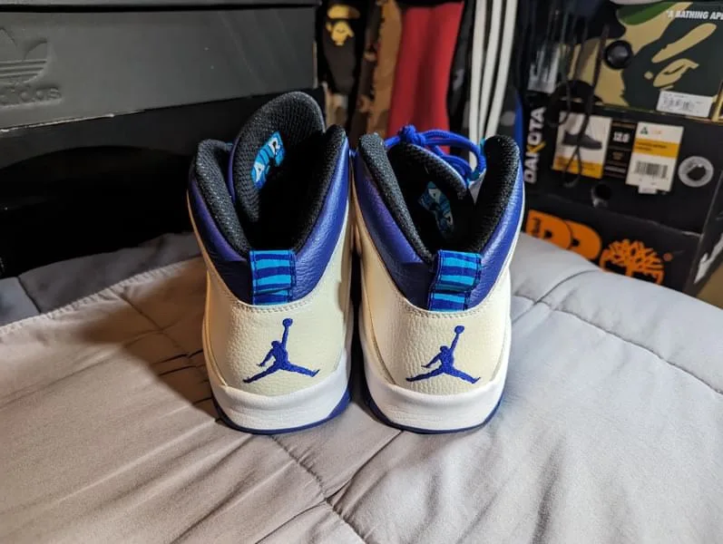 Jordan 10 Charlotte Hornets, Men’s Size 12 image indicator(3)