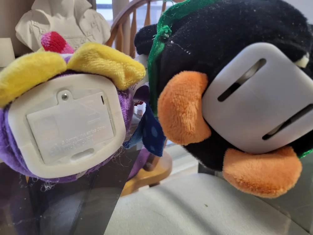 Two Animated Singing Penguin Toys image indicator(3)