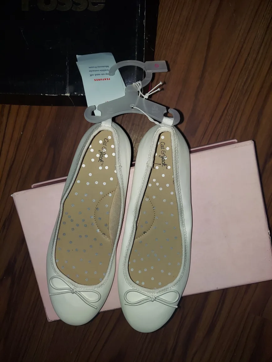 Cat & Jack White Ballerina Flats image indicator(3)