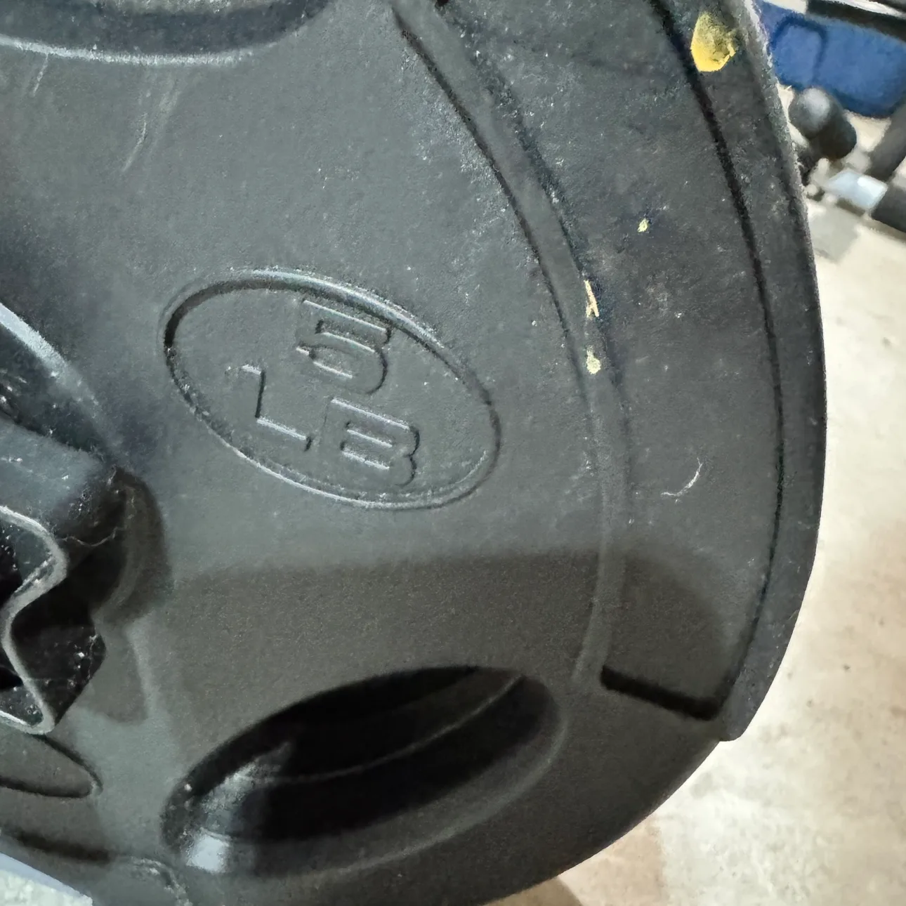 Dumbbell w/ 4 x 5 lb weights image indicator(3)