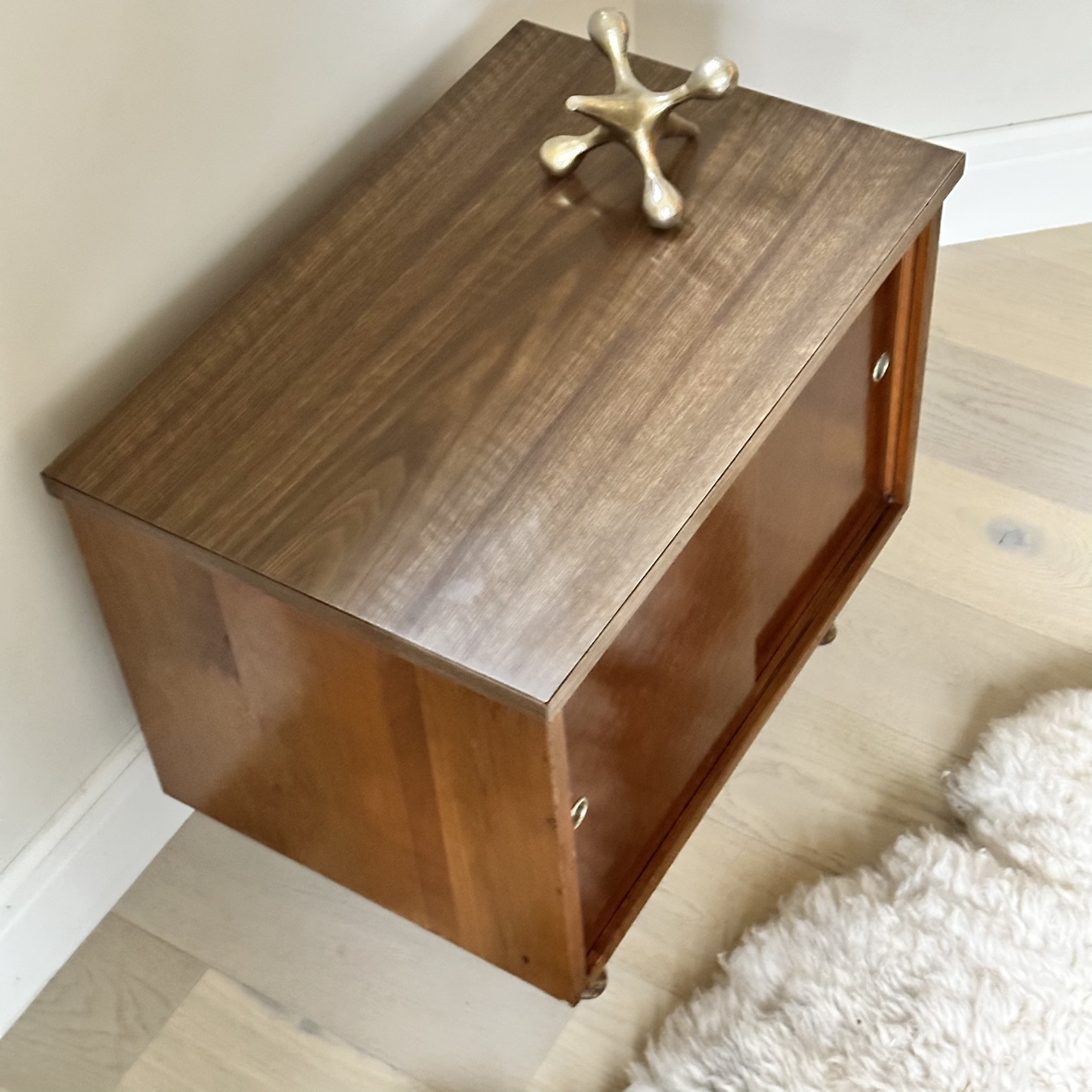 Mid-Century Modern Sliding Door Cabinet - photo 5
