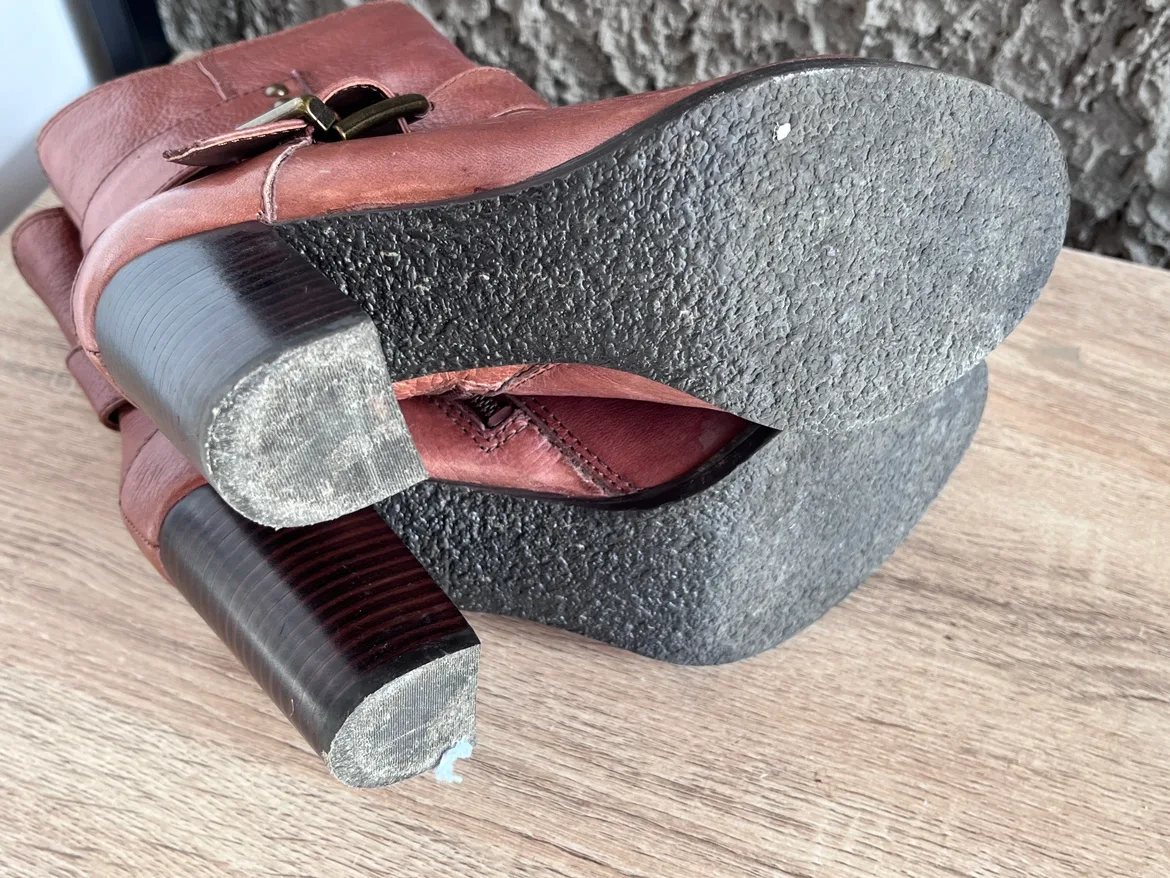 Brown Leather Buckle Boots image indicator(4)