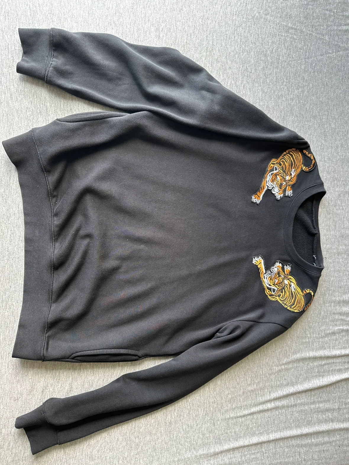 Black Tiger Embroidered Sweatshirt thumbnail