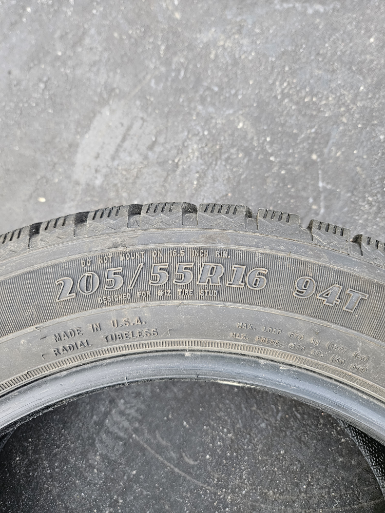 Goodyear Ultra Grip Ice WRT 205/55R16 Winter Tires - photo 3