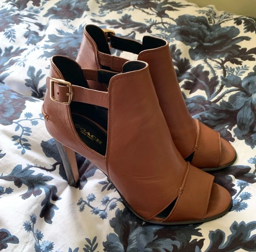 Coach Idena Peep-toe Brown Leather Booties/Heels/Shoes Size 8 thumbnail