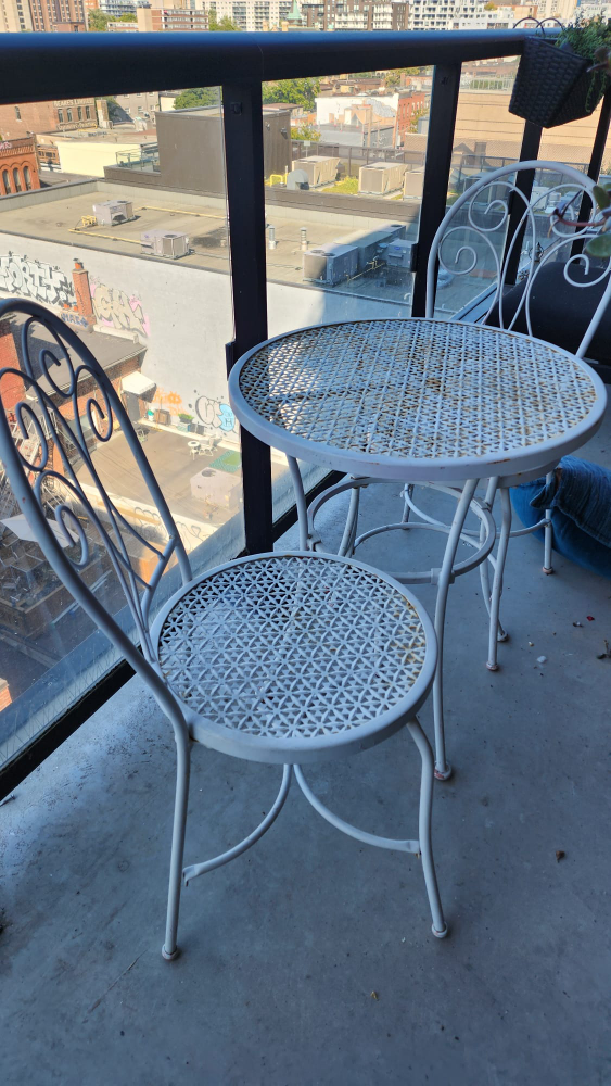 White Metal Patio Set