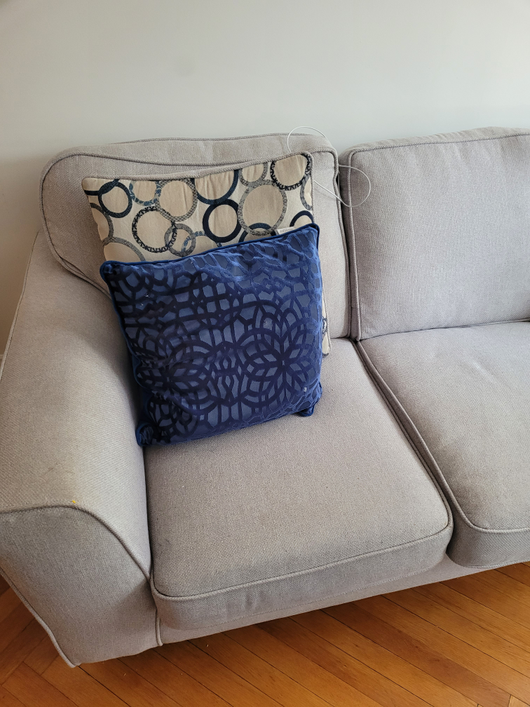 Raymour & Flanigan Gray Sofa - photo 3