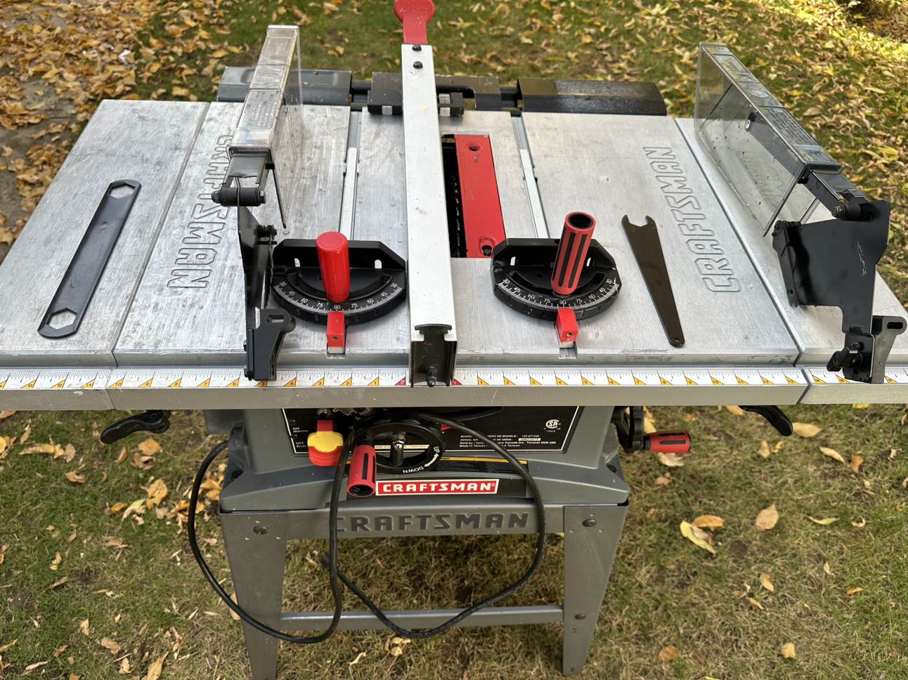 Mastercraft 10"table saw, new condition.