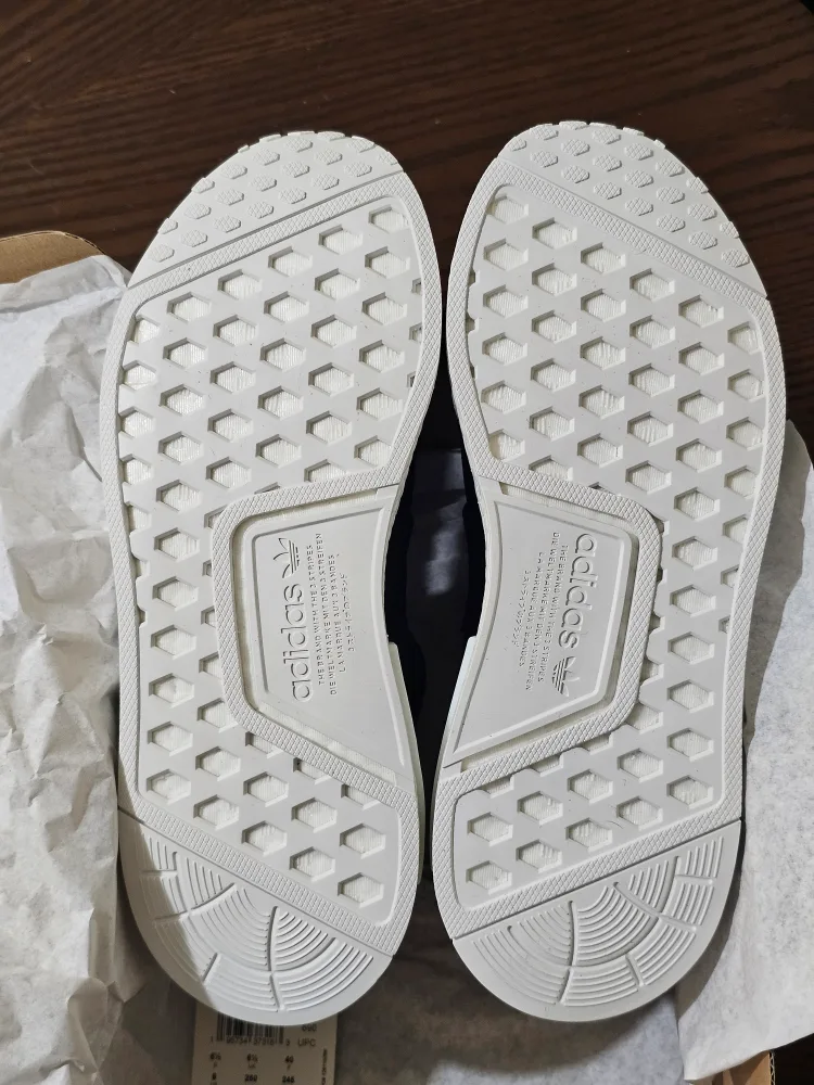 ADIDAS NMD R1 Strap - Black/Pink (BNIB) image indicator(2)