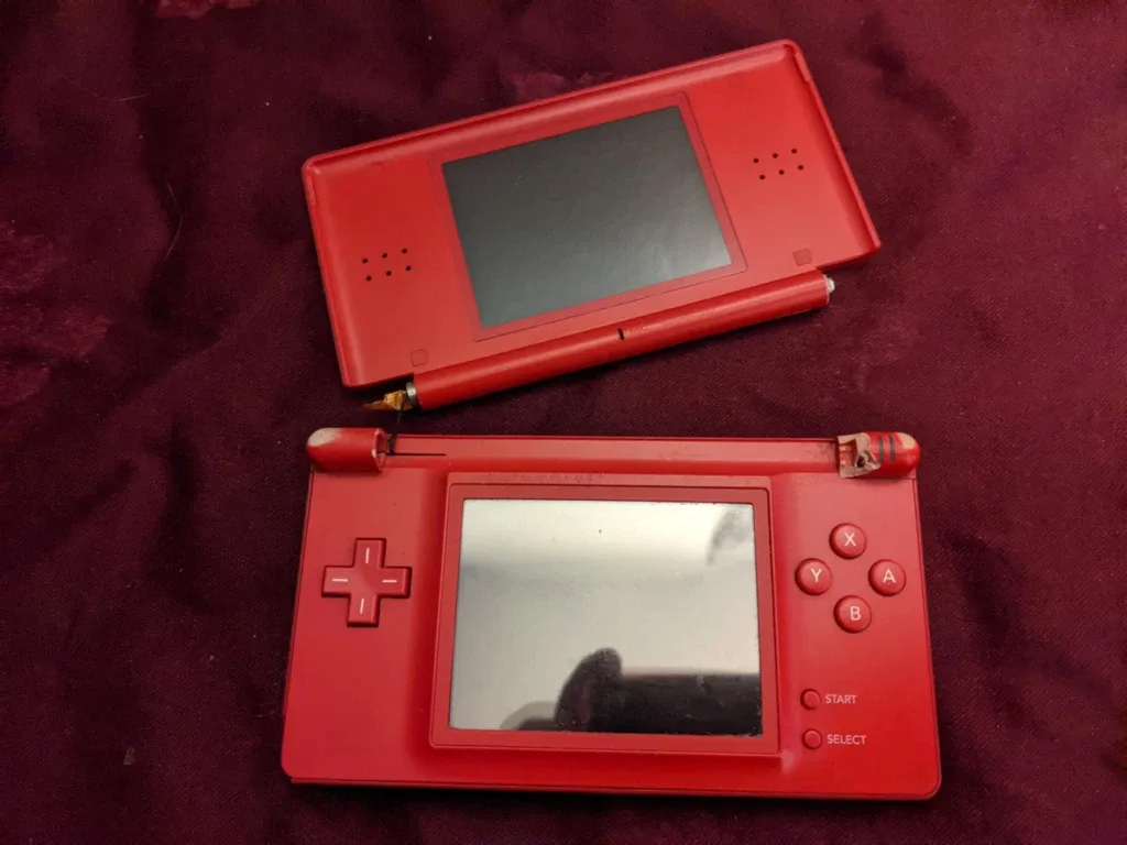 DS Lite Mario Edition For Parts thumbnail