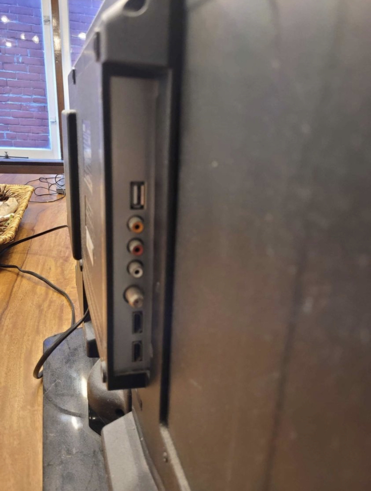 RCA 32” TV with remote - photo 2