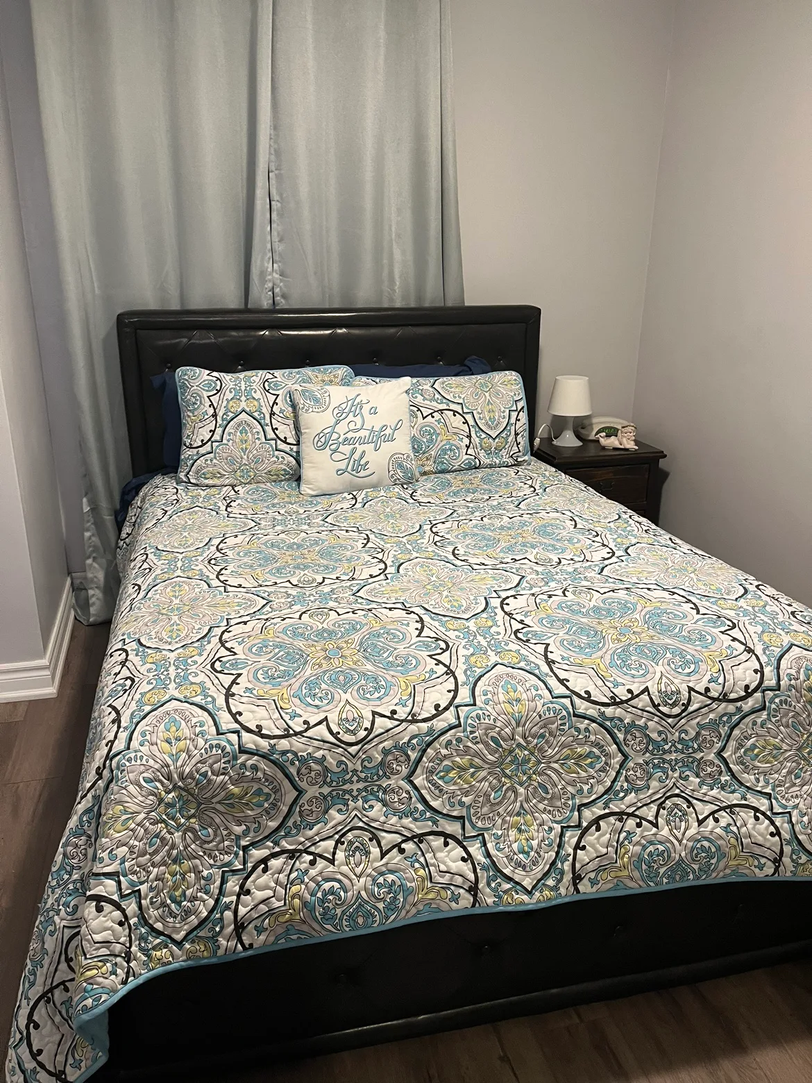 Queen Size Quilt image indicator(2)