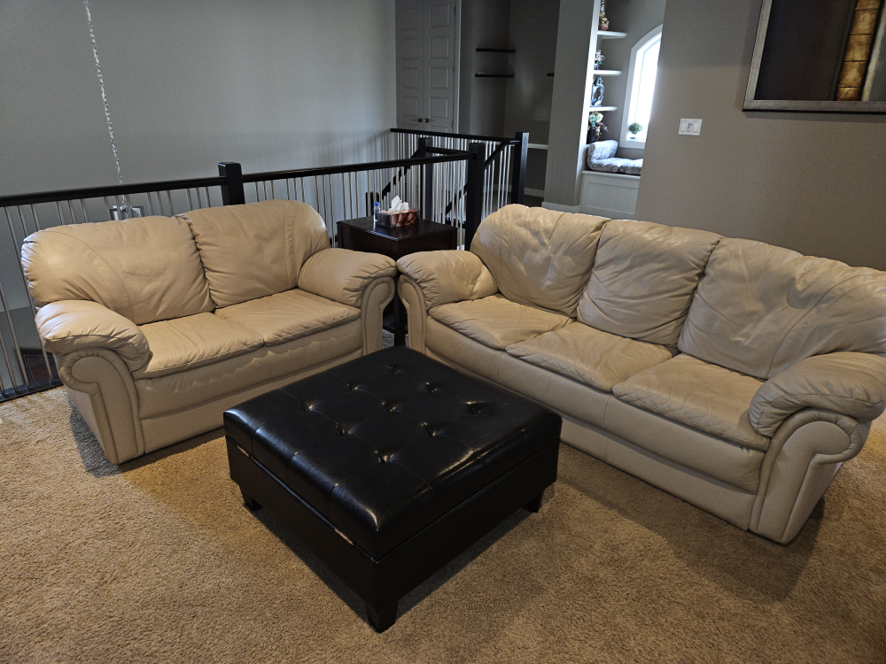 Real leather Sofa and Love Seat Set - photo 2