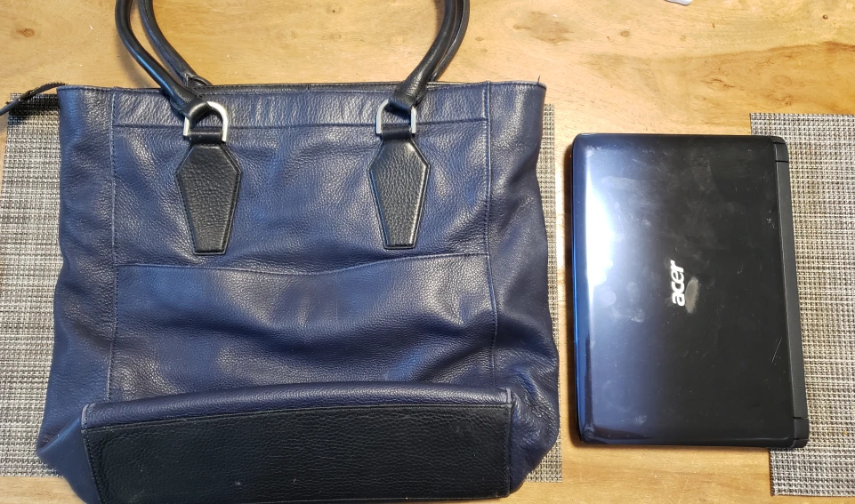 Danier Blue Genuine Leather Tote Bag - photo 2
