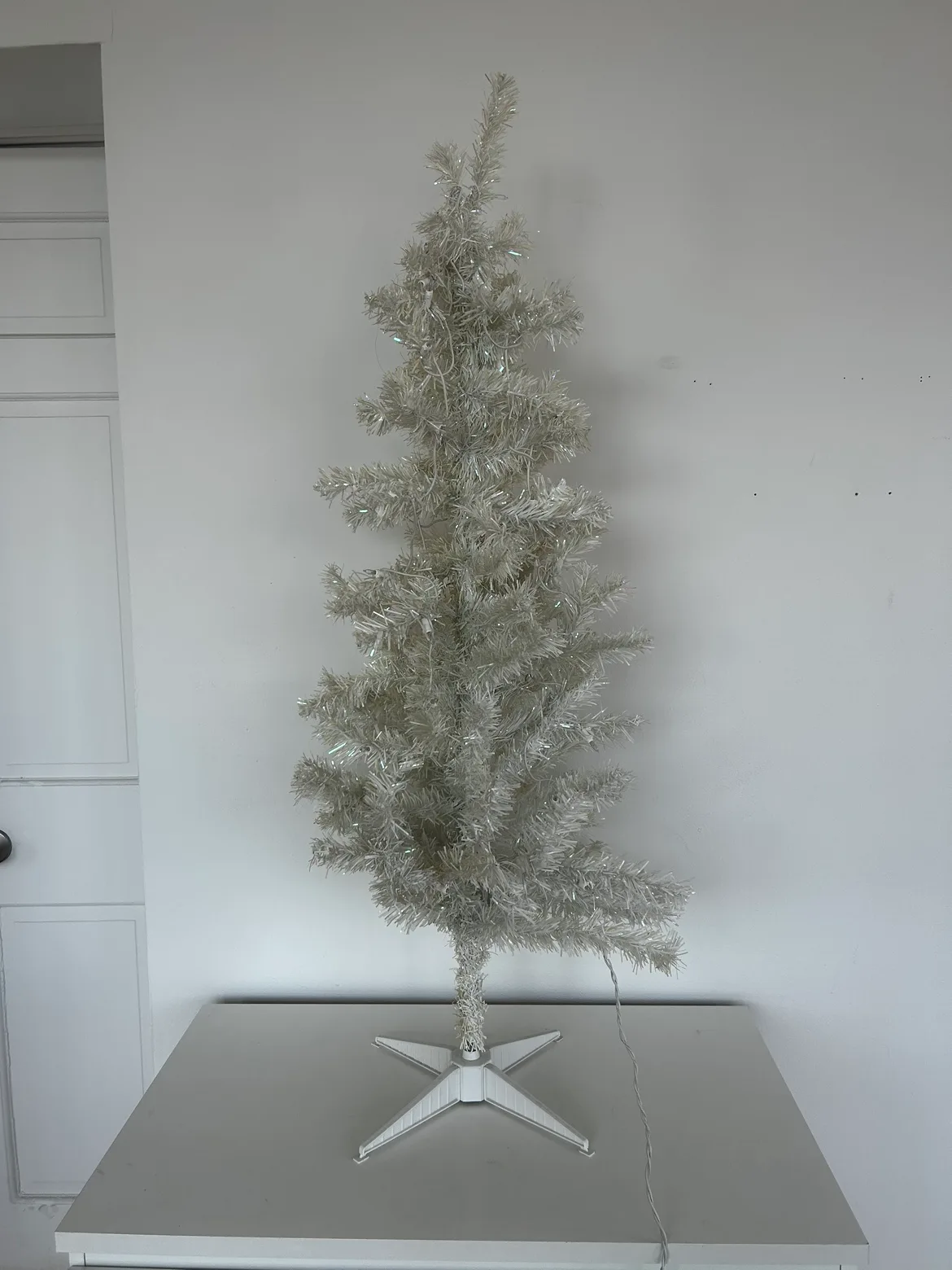 4 ft.Pre-Lit Tree with Warm White LED Lights image indicator(2)