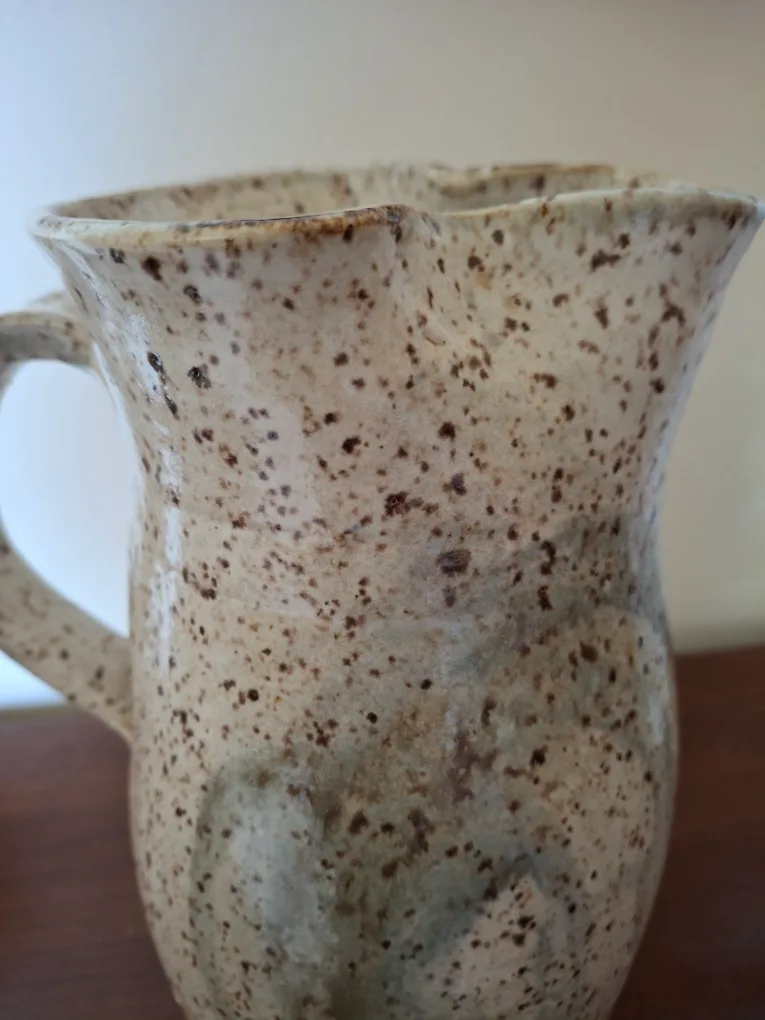 Hand made pottery jug image indicator(2)