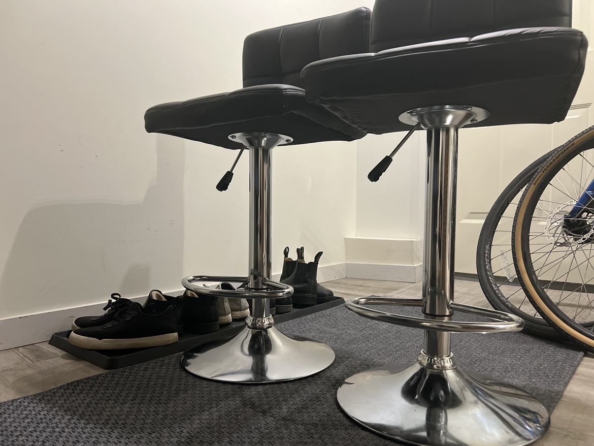 Adjustable Bar Stools, very sturdy - photo 3