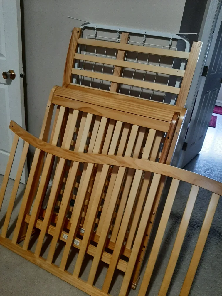 Convertible Crib image indicator(2)