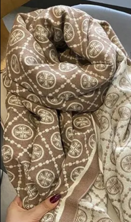 Black and White Scarf with Cross Pattern - photo 5