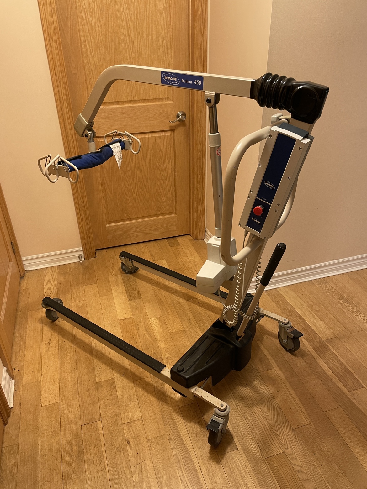 Invacare  Reliant 450 Patient Lift - photo 3