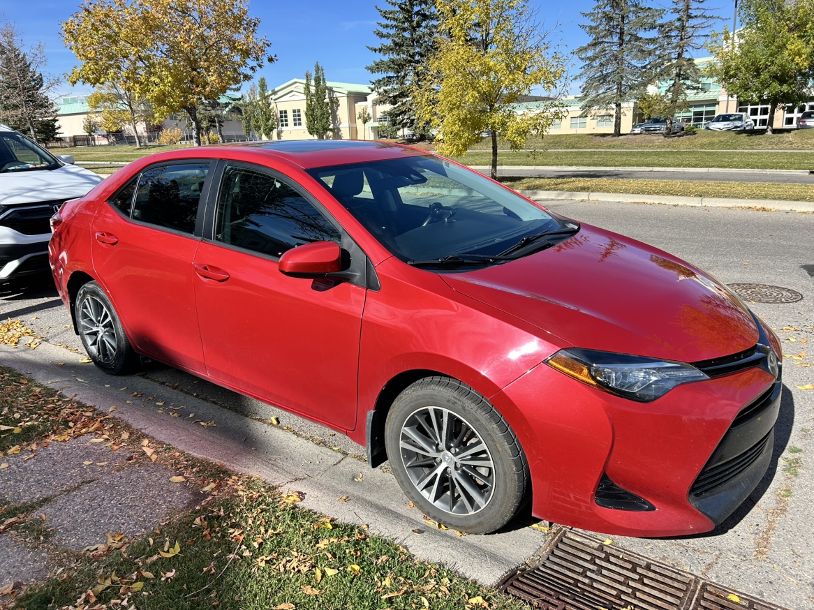 2018 Toyota Corolla LE - photo 2
