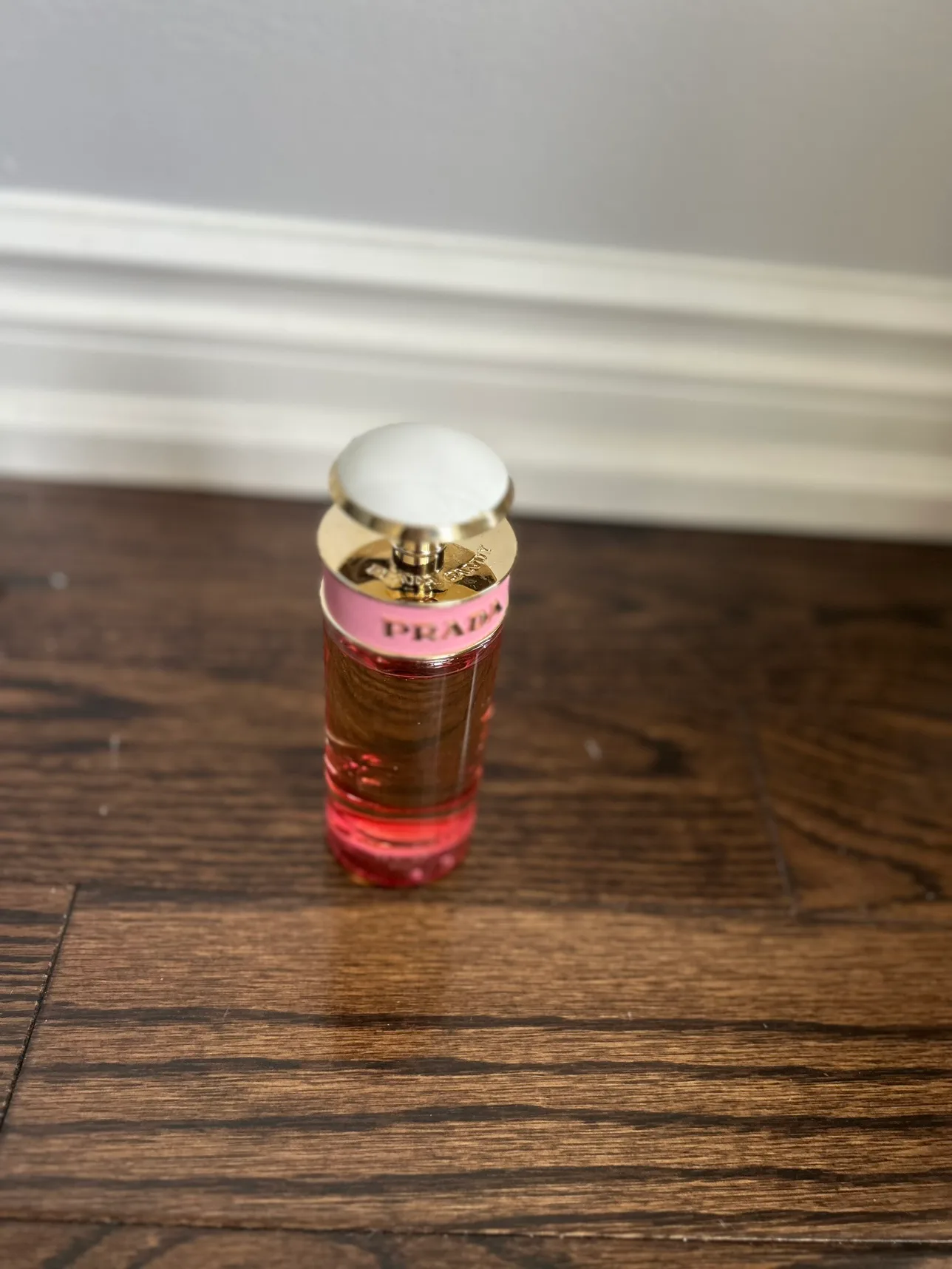 Prada Candy Perfume image indicator(2)