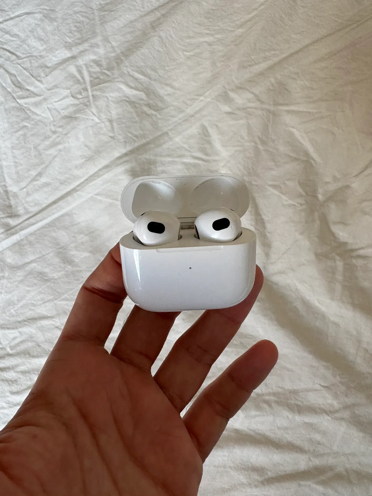 Apple AirPods 2nd Generation image indicator(5)