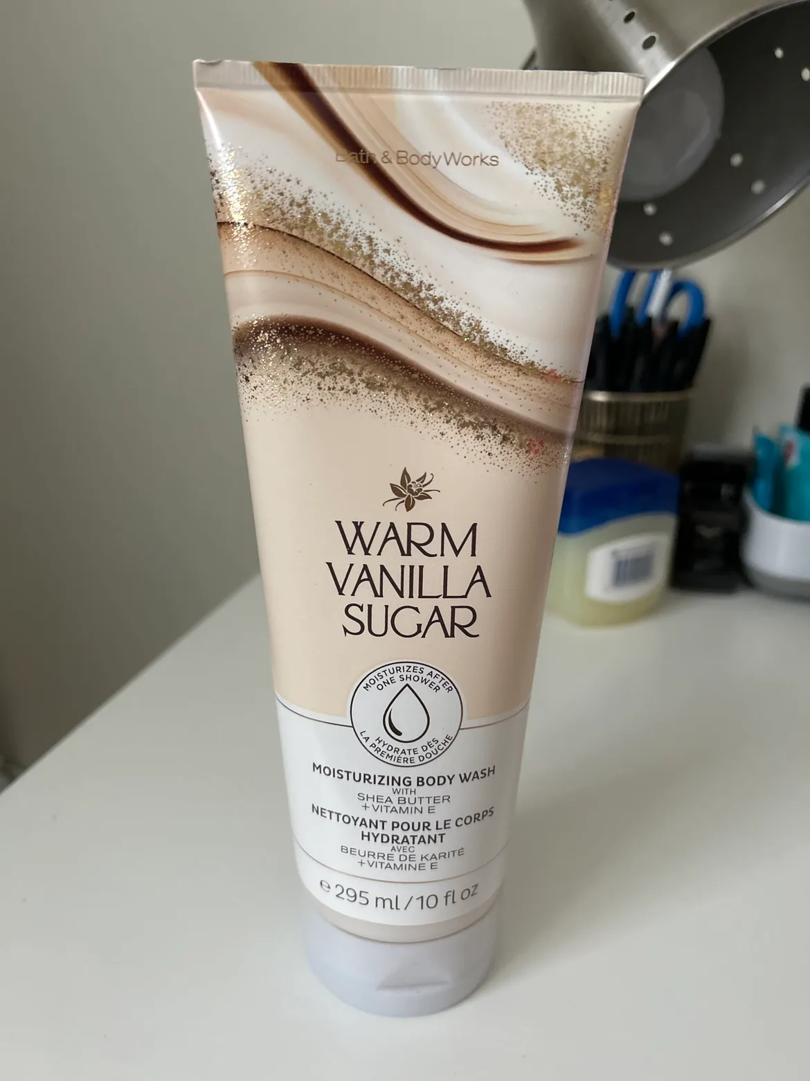 Bath and Body Works Warm Vanilla Sugar Body Wash thumbnail