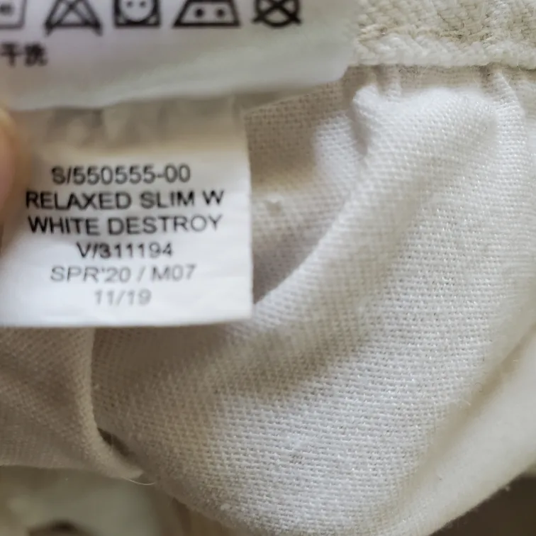 Old Navy Distressed Skinny Jeans image indicator(7)