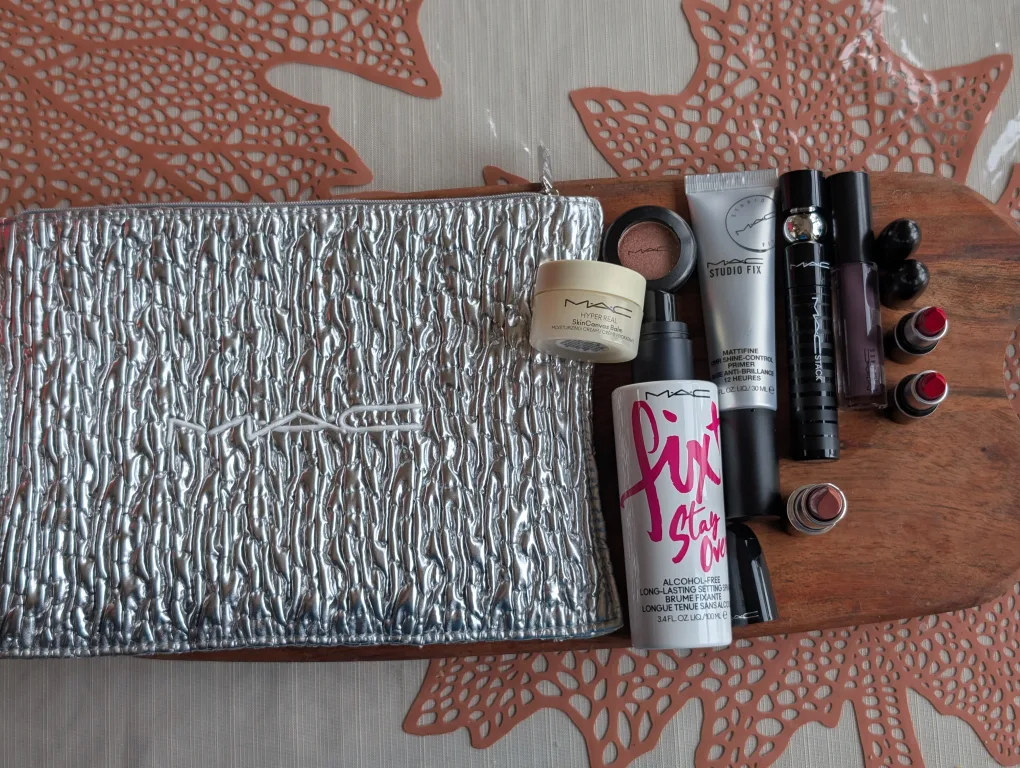 MAC Makeup Set thumbnail