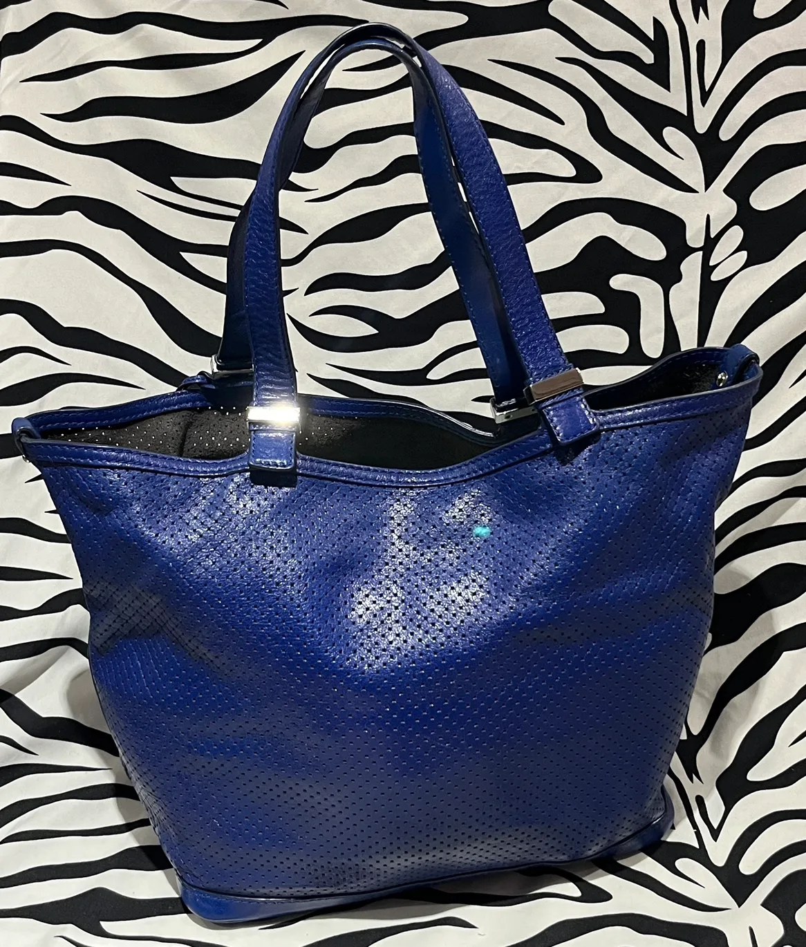 Michael Kors Blue Tote Bag image indicator(2)