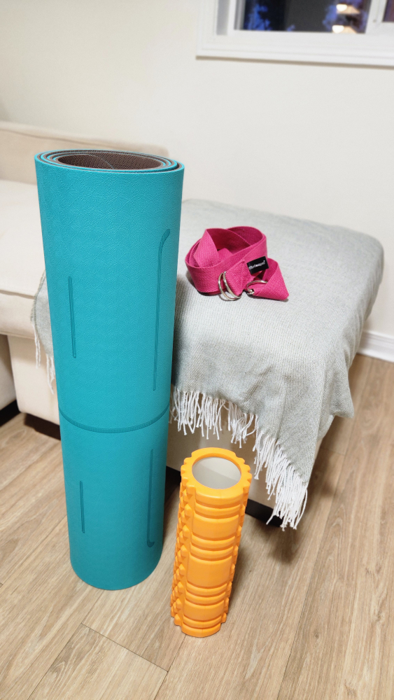 Yoga Mat Fitness Non-Slip with Carrying Strap and massage roller