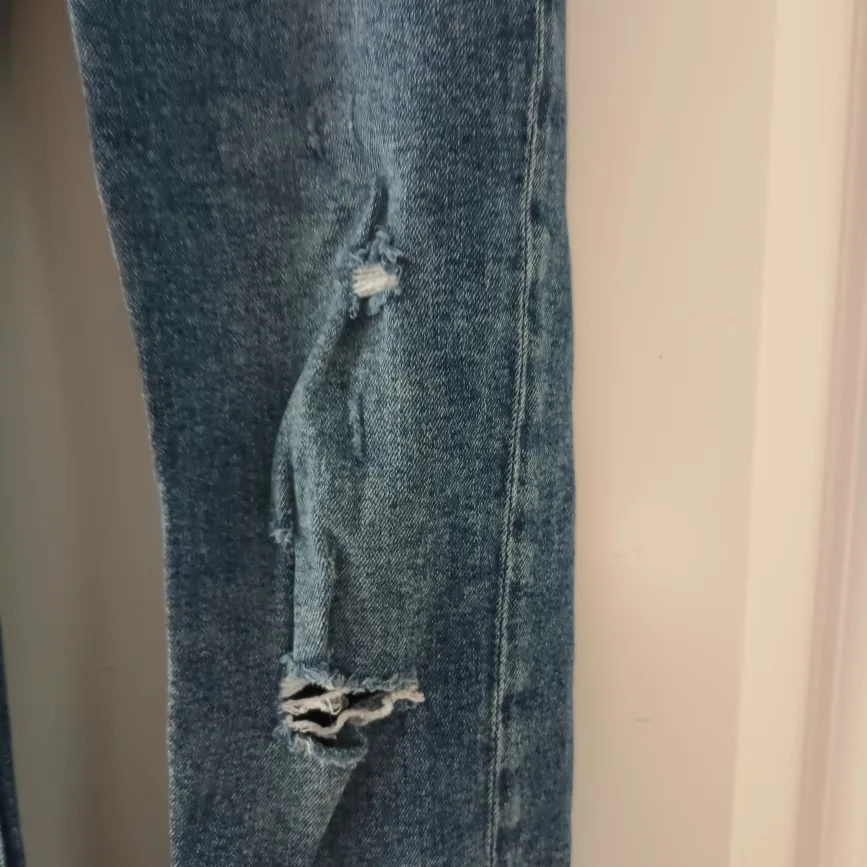 Blue Distressed Jeans image indicator(2)