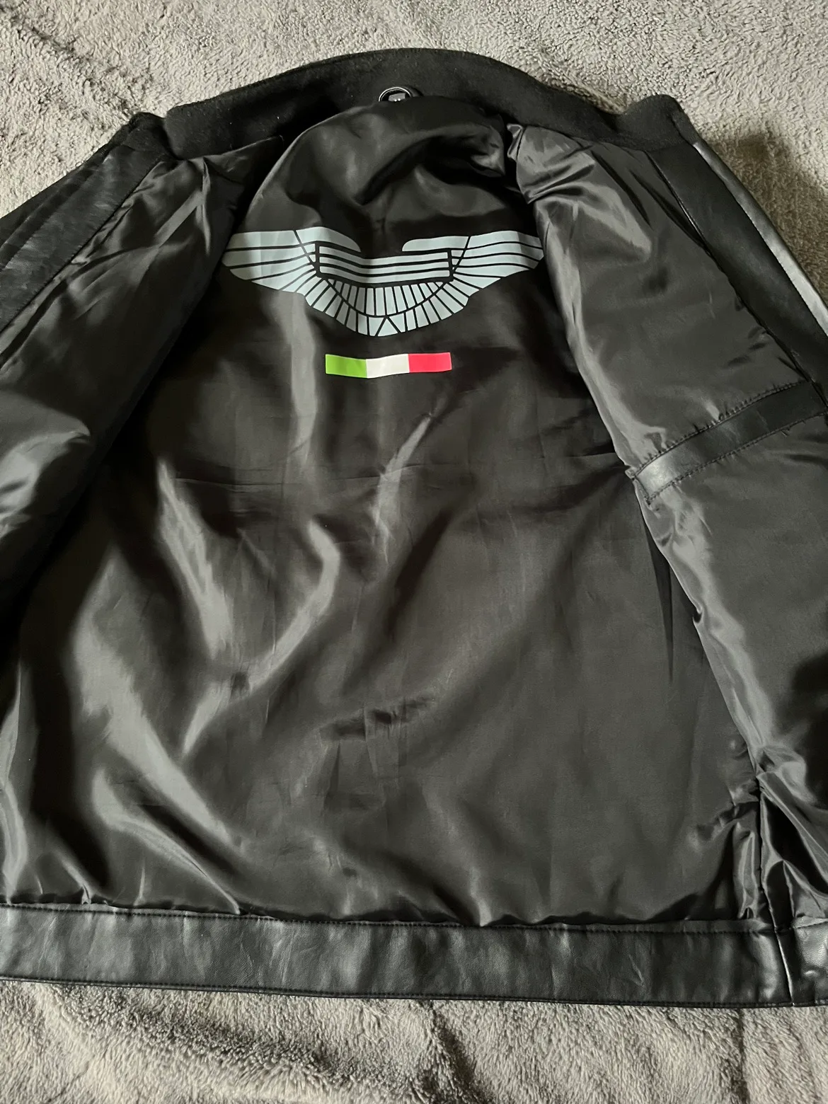 NEW BLACK JACKET image indicator(2)