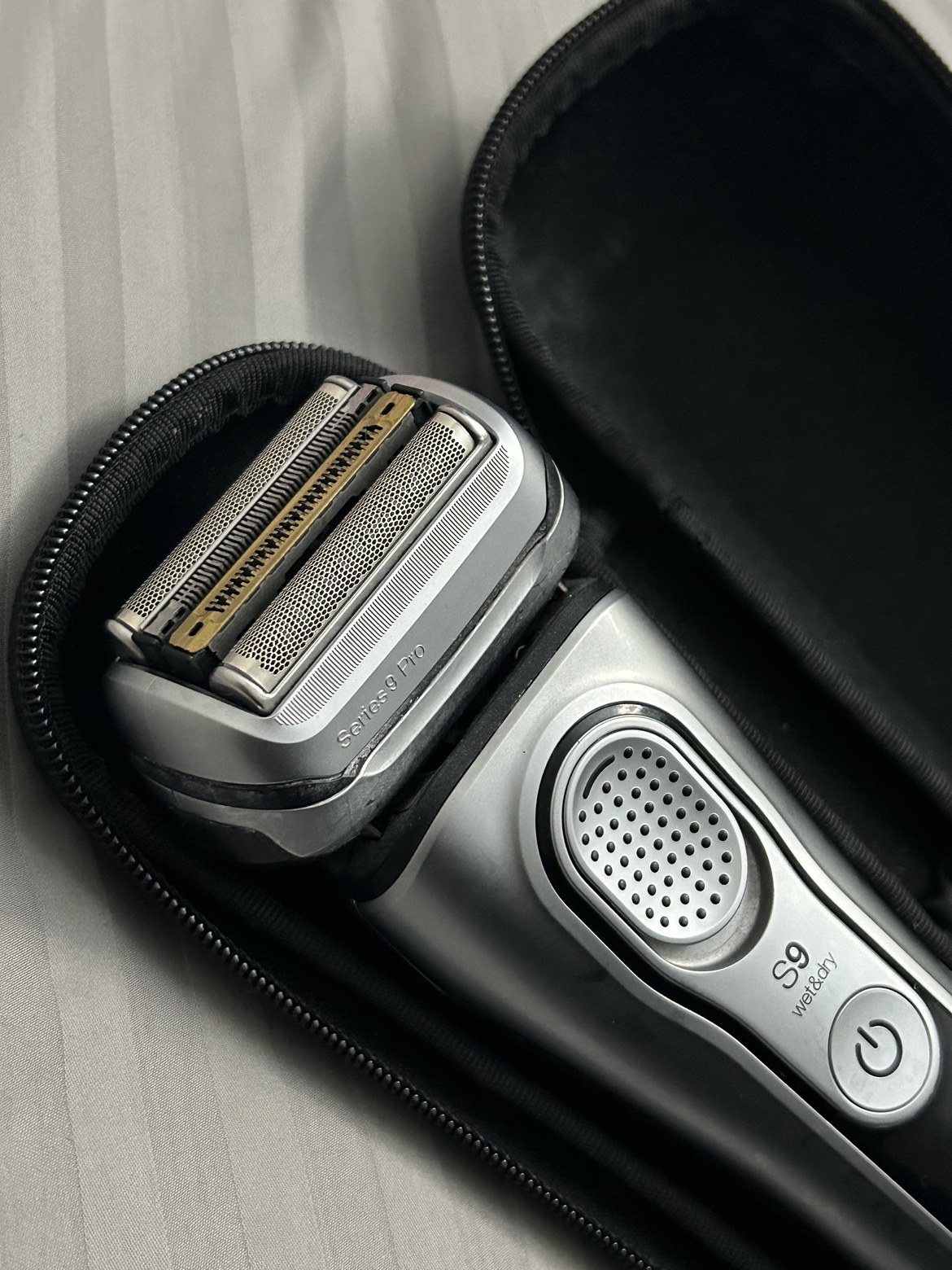 Braun Series 9 Pro Electric Shaver - photo 2
