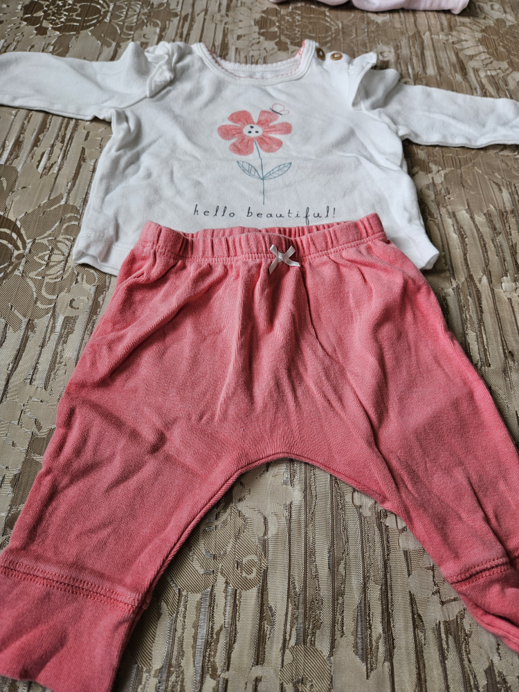 10 pieces of Baby Girl Clothes Bundle - photo 3