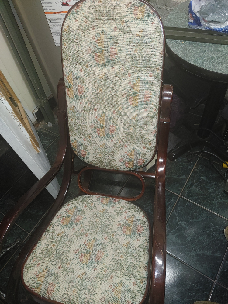 Vintage Wooden Rocking Chair - photo 2