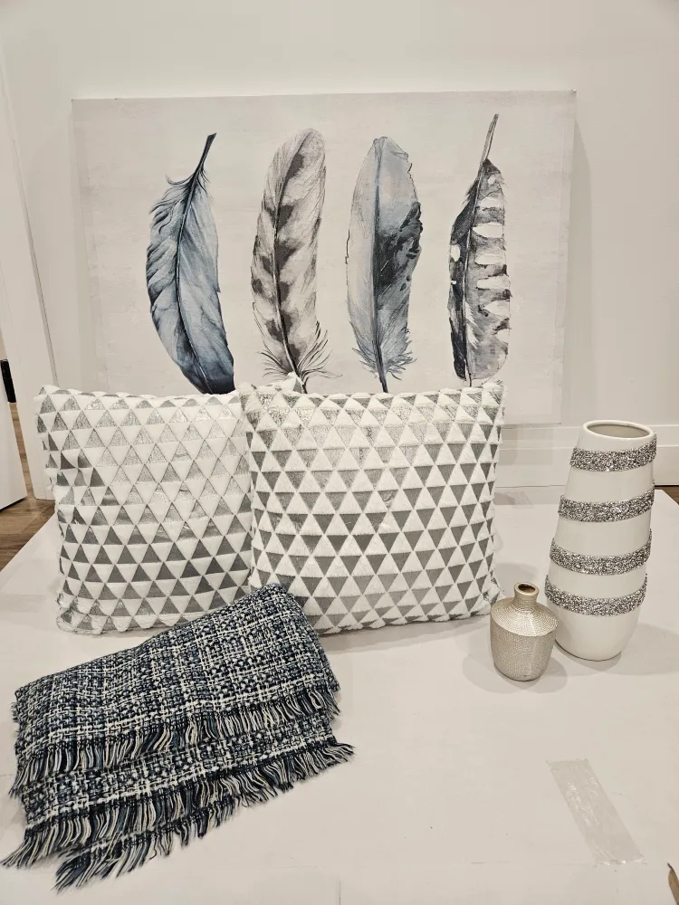 silver feather art and decor set thumbnail